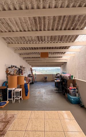 Casa à venda com 203m², 2 quartos e 2 vagas Casa à venda com 203m², 2 quartos e 2 vagasCobertura