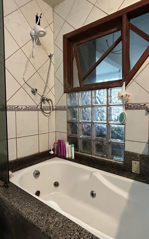 Casa para alugar com 60m², 2 quartos e 1 vaga Casa para alugar com 60m², 2 quartos e 1 vagaBanheiro