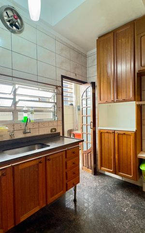 Casa para alugar com 180m², 3 quartos e 3 vagas Casa para alugar com 180m², 3 quartos e 3 vagasCozinha
