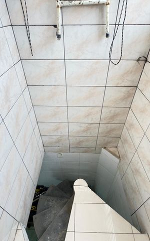Casa para alugar com 180m², 3 quartos e 3 vagas Casa para alugar com 180m², 3 quartos e 3 vagasEscada externa