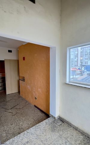 Casa para alugar com 180m², 3 quartos e 3 vagas Casa para alugar com 180m², 3 quartos e 3 vagasSacada quarto 1