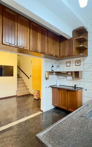 Casa para alugar com 180m², 3 quartos e 3 vagas Casa para alugar com 180m², 3 quartos e 3 vagasCozinha