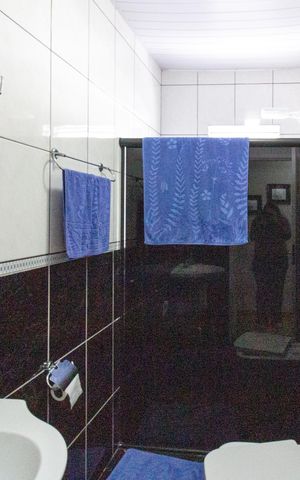 Casa à venda com 378m², 5 quartos e 3 vagasBanheiro Casa 1