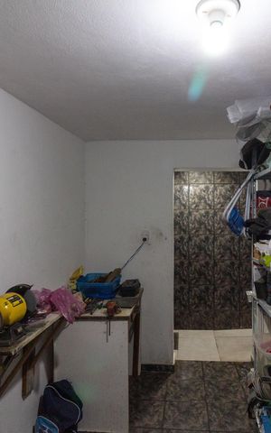 Casa à venda com 378m², 5 quartos e 3 vagasDeposito