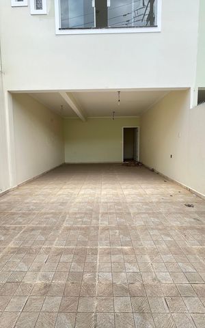 Casa à venda com 164m², 3 quartos e 3 vagasGaragem