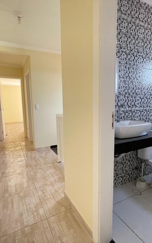 Casa à venda com 164m², 3 quartos e 3 vagasCorredor