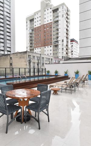 Apartamento à venda com 60m², 1 quarto e sem vagaÁrea comum - Piscina