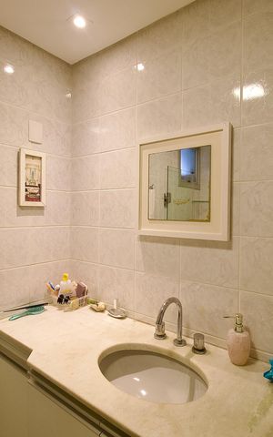 Apartamento à venda com 64m², 2 quartos e 1 vaga Apartamento à venda com 64m², 2 quartos e 1 vagaBanheiro
