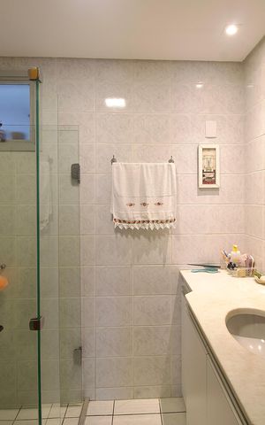 Apartamento à venda com 64m², 2 quartos e 1 vaga Apartamento à venda com 64m², 2 quartos e 1 vagaBanheiro