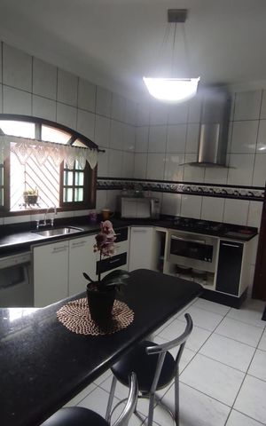 Casa à venda com 250m², 3 quartos e 2 vagasCozinha