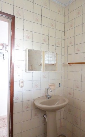 Casa para alugar com 64m², 2 quartos e 1 vagaBanheiro
