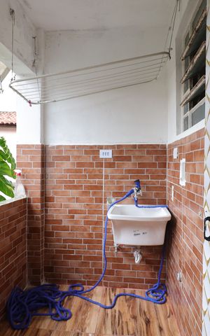 Casa para alugar com 64m², 2 quartos e 1 vagaÁrea de Serviço
