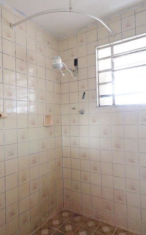Casa para alugar com 64m², 2 quartos e 1 vagaBanheiro