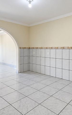 Casa para alugar com 240m², 4 quartos e 4 vagasSala