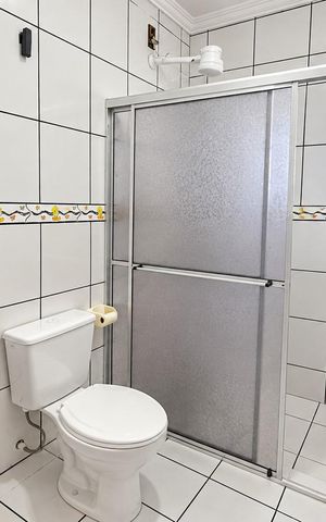 Casa para alugar com 240m², 4 quartos e 4 vagasBanheiro