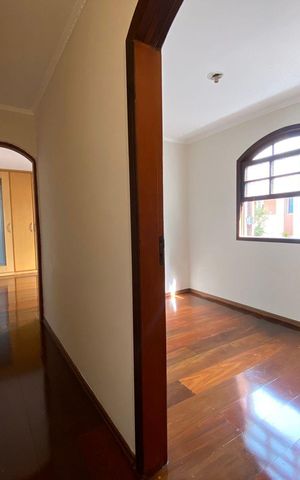 Casa à venda com 184m², 3 quartos e 2 vagas Casa à venda com 184m², 3 quartos e 2 vagasQuarto