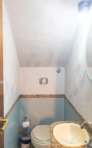 Casa à venda com 120m², 3 quartos e 3 vagas Casa à venda com 120m², 3 quartos e 3 vagasLavabo