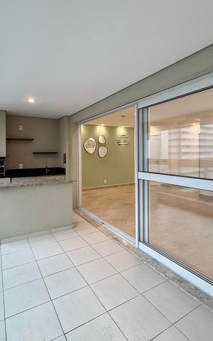 Apartamento para alugar com 126m², 3 quartos e 3 vagas Apartamento para alugar com 126m², 3 quartos e 3 vagasVaranda