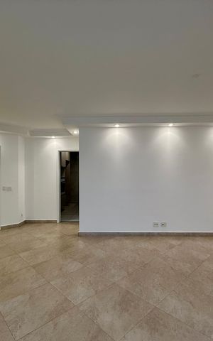 Apartamento para alugar com 126m², 3 quartos e 3 vagas Apartamento para alugar com 126m², 3 quartos e 3 vagasSala