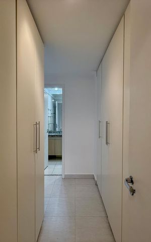 Apartamento para alugar com 126m², 3 quartos e 3 vagas Apartamento para alugar com 126m², 3 quartos e 3 vagasCloset Suíte 1