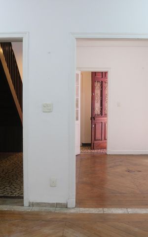 Casa para alugar com 255m², 4 quartos e 2 vagasSala