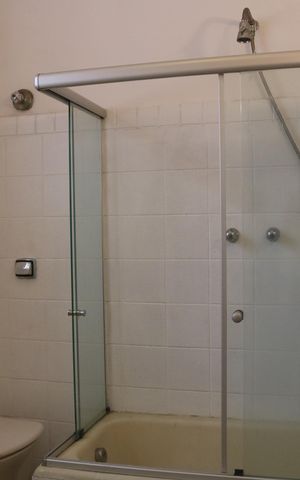 Casa para alugar com 255m², 4 quartos e 2 vagasBanheiro 2