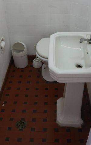 Casa para alugar com 255m², 4 quartos e 2 vagasBanheiro 1