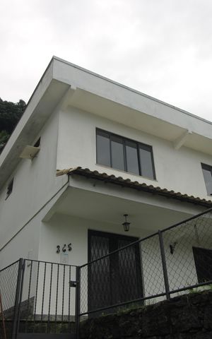 Casa de condomínio para alugar com 120m², 2 quartos e sem vagaFrente da casa