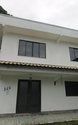 Casa de condomínio para alugar com 120m², 2 quartos e sem vagaFrente da casa