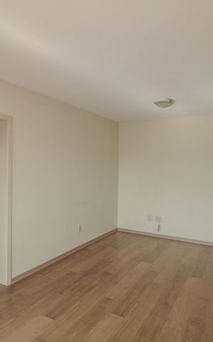 Apartamento à venda com 71m², 2 quartos e 1 vaga Apartamento à venda com 71m², 2 quartos e 1 vagaSala