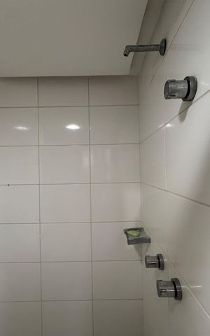 Apartamento à venda com 80m², 3 quartos e 1 vaga Apartamento à venda com 80m², 3 quartos e 1 vagaBanheiro Social