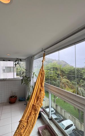 Apartamento à venda com 80m², 3 quartos e 1 vaga Apartamento à venda com 80m², 3 quartos e 1 vagaVaranda