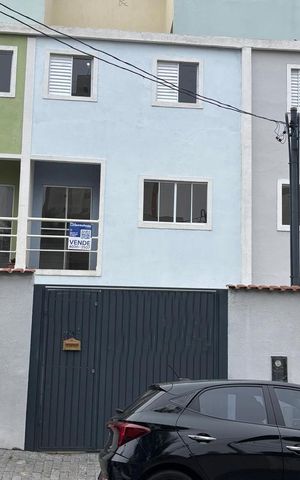 Casa à venda com 90m², 2 quartos e 1 vagaFachada 