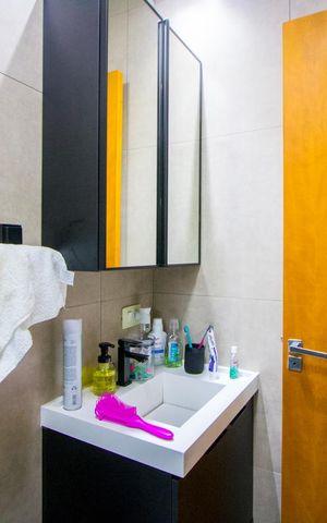 Apartamento à venda com 170m², 2 quartos e 2 vagas Apartamento à venda com 170m², 2 quartos e 2 vagasBanheiro do quarto 1