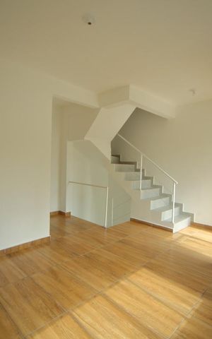 Casa à venda com 90m², 2 quartos e 1 vagaSala