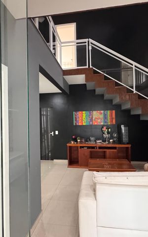 Casa de condomínio à venda com 480m², 6 quartos e 2 vagas Casa de condomínio à venda com 480m², 6 quartos e 2 vagasSala