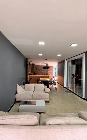 Casa de condomínio à venda com 480m², 6 quartos e 2 vagas Casa de condomínio à venda com 480m², 6 quartos e 2 vagasVista externa