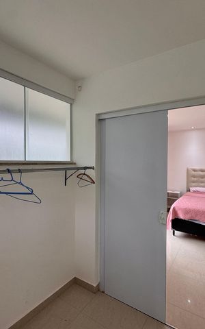 Casa de condomínio à venda com 480m², 6 quartos e 2 vagas Casa de condomínio à venda com 480m², 6 quartos e 2 vagasSuíte 1 - Closet