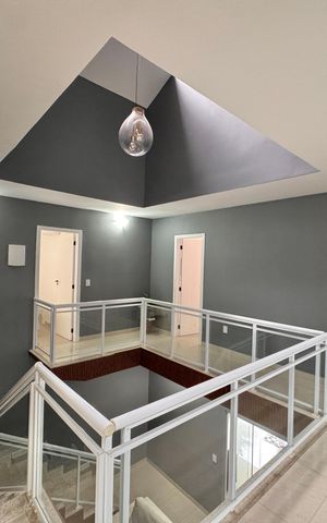 Casa de condomínio à venda com 480m², 6 quartos e 2 vagas Casa de condomínio à venda com 480m², 6 quartos e 2 vagasHall Dormitórios