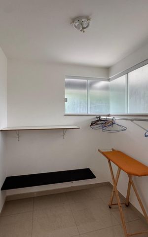 Casa de condomínio à venda com 480m², 6 quartos e 2 vagas Casa de condomínio à venda com 480m², 6 quartos e 2 vagasSuíte 1 - Closet