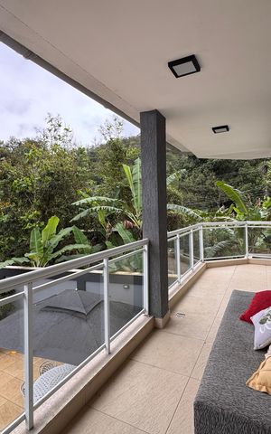 Casa de condomínio à venda com 480m², 6 quartos e 2 vagas Casa de condomínio à venda com 480m², 6 quartos e 2 vagasSuíte 4 - Varanda