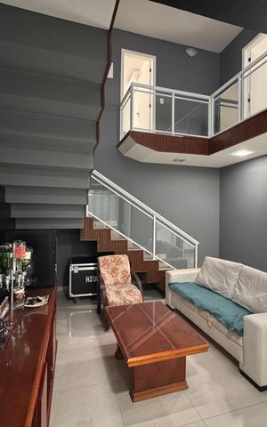Casa de condomínio à venda com 480m², 6 quartos e 2 vagas Casa de condomínio à venda com 480m², 6 quartos e 2 vagasSala