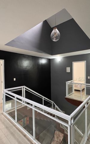 Casa de condomínio à venda com 480m², 6 quartos e 2 vagas Casa de condomínio à venda com 480m², 6 quartos e 2 vagasHall Dormitórios