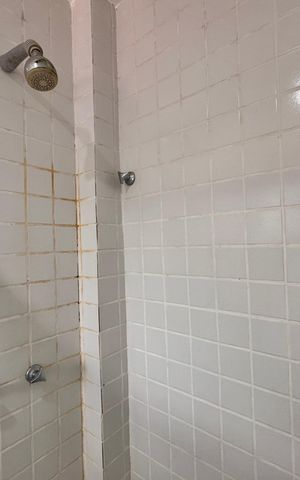Casa de condomínio à venda com 480m², 6 quartos e 2 vagas Casa de condomínio à venda com 480m², 6 quartos e 2 vagasSuíte 4 - Banheiro