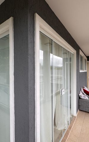 Casa de condomínio à venda com 480m², 6 quartos e 2 vagas Casa de condomínio à venda com 480m², 6 quartos e 2 vagasSuíte 4 - Varanda