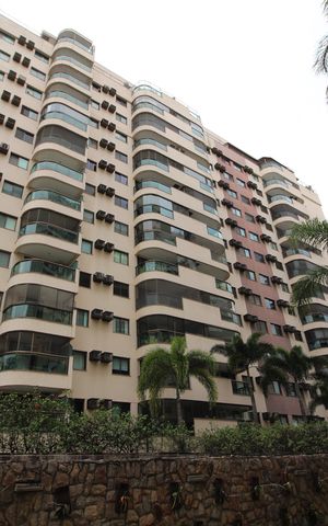 Apartamento para alugar com 98m², 3 quartos e 1 vagaFachada