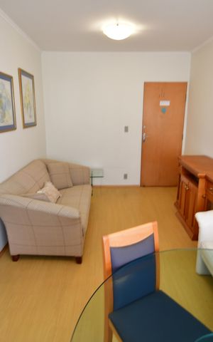 Apartamento para alugar com 65m², 2 quartos e 1 vagaSala