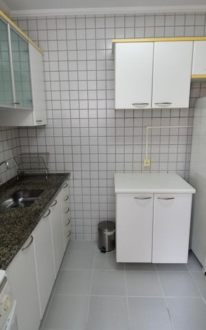 Apartamento para alugar com 65m², 2 quartos e 1 vagaCozinha