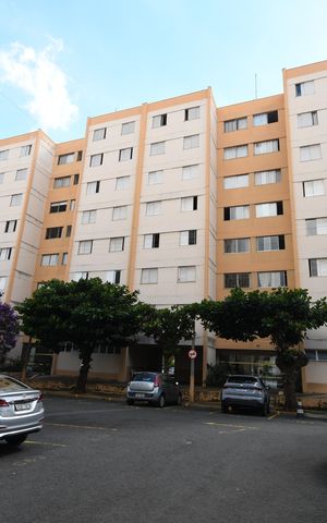 Apartamento para alugar com 65m², 2 quartos e 1 vagaFachada do bloco