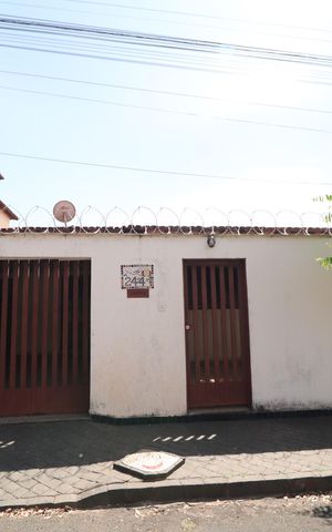 Casa para alugar com 200m², 4 quartos e 3 vagasPlaquinha